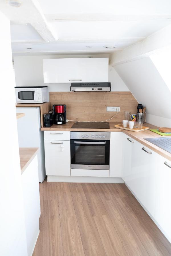 Secret Mama With Aircon 150 Meters From Parking Rapp Apartment *